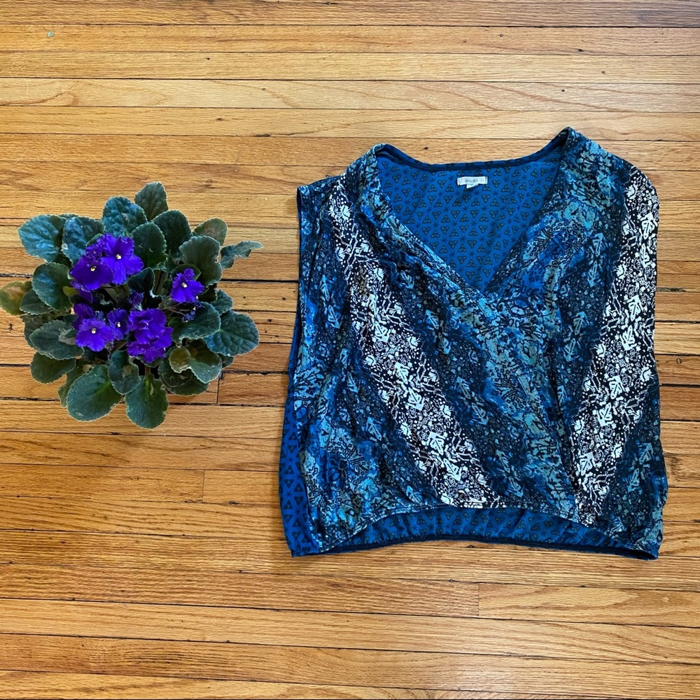 Urban Outfitters Ecote Drape Front Top, Blue White Abstract Pattern, Cropped